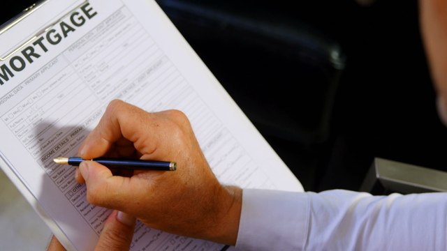 Mortgage rates pulled with just ‘a few hours notice’ as deals creep up