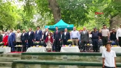 Le festival de la culture et de l'art de l'abricot de Karacaoğlan a commencé à Mut