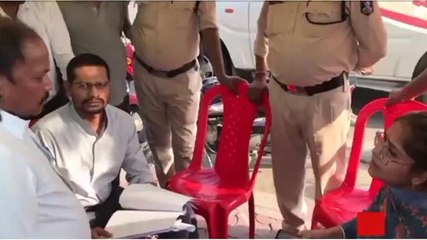 सिंगरौली: धरने पर बैठे कर्मचारी की बिगड़ी तबीयत, तहसीलदार पहुंचे धरनास्थल