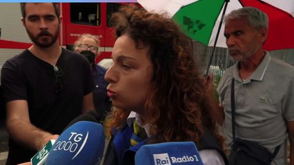 Incendio Roma, "Abbiamo sentito un boato"