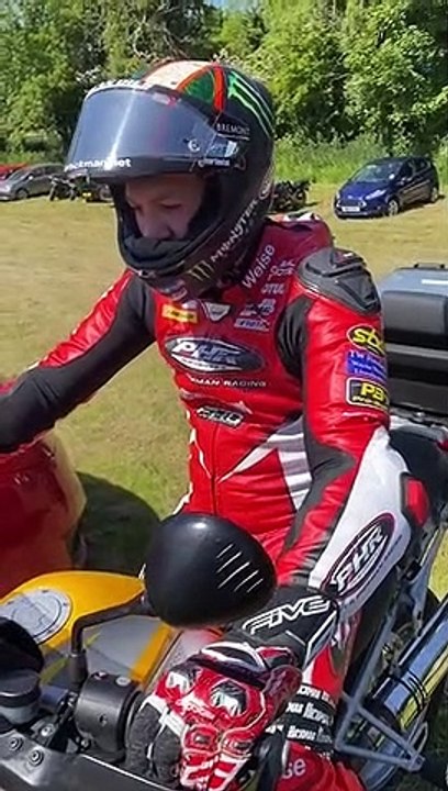 TT 2023: Peter Hickman borrows a bike