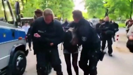 En Allemagne, il s'est avéré que la police a agressé le député d'État
