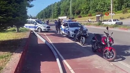 Collision avec une moto et passage dans la voie： 2 blessés
