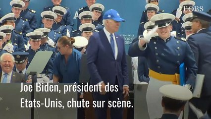 Joe Biden chute sur scène lors dune cérémonie militaire aux EtatsUnis