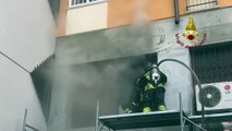 Roma Colli Aniene, incendio devasta palazzo: un morto - Video