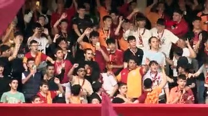 SPOR Galatasaray, Fenerbahçe maçının hazırlıklarına taraftara açık yaptığı antrenmanla başladı (2)