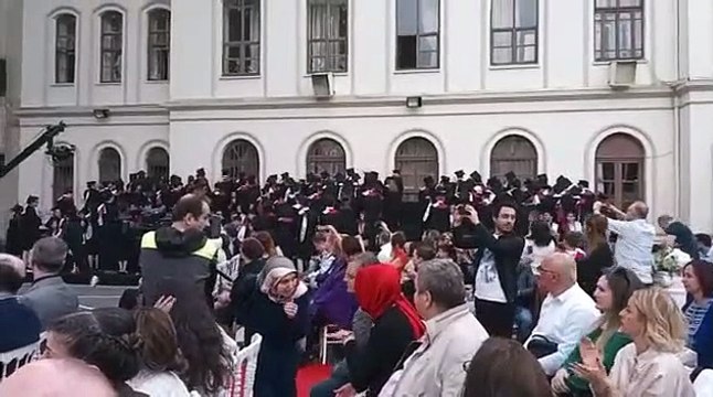 İstismarı savunan Cağaloğlu Anadolu Lisesi müdürüne protesto
