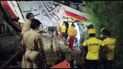 Acidente ferroviário deixa ao menos 120 mortos na Índia