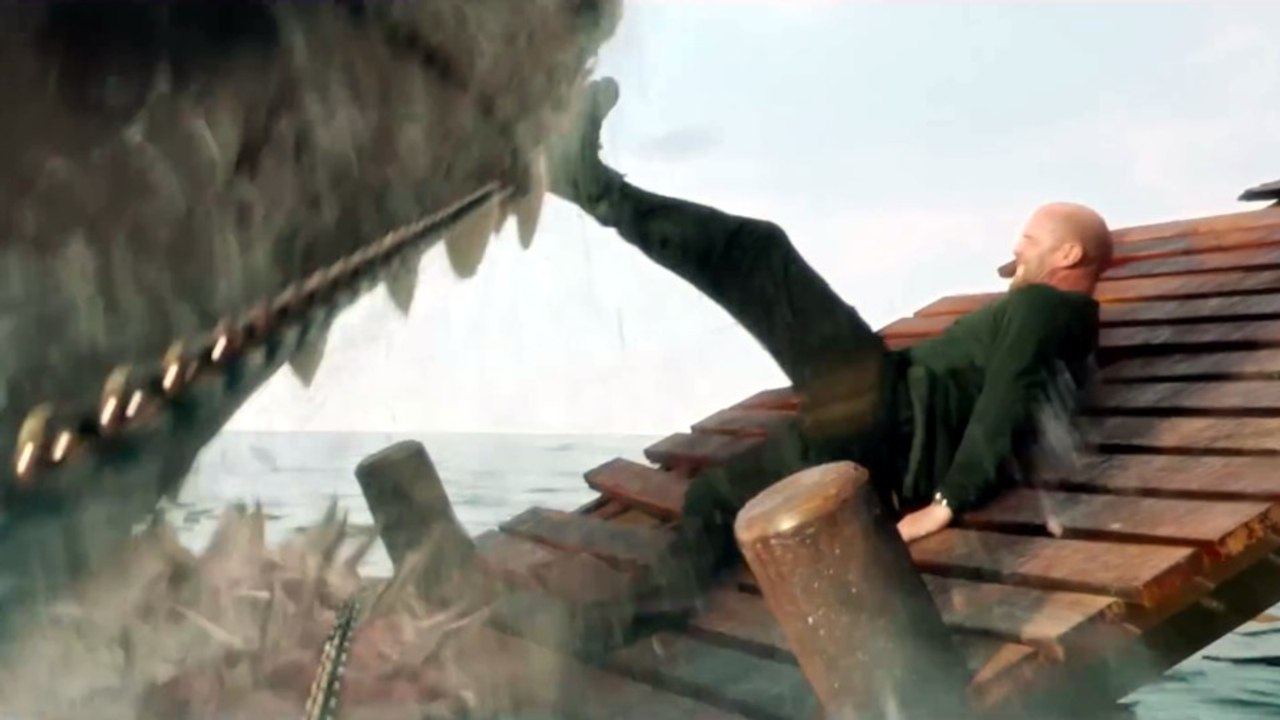 Meg 2: Jason Statham legt sich nicht nur mit einem, sondern gleich mehreren Riesen-Haien an