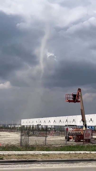 Mini Tornado Briefly Touches Down