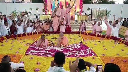 ठाकुरजी को लगाया 21 प्रकार पकवानों का भोग