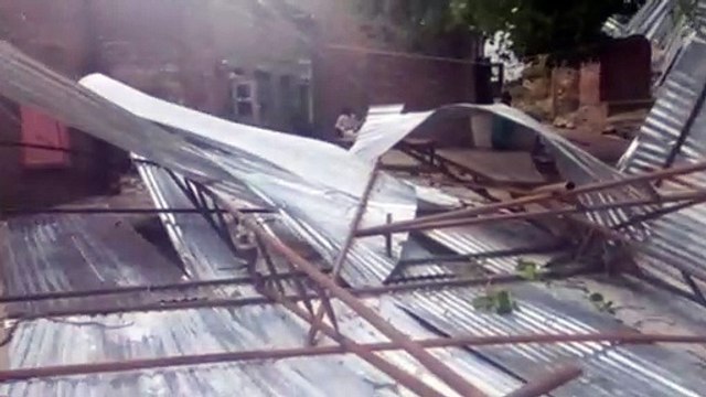 भ्रष्टाचार की आंधी में उड़ गया थैली के स्कूल का टीन शेड