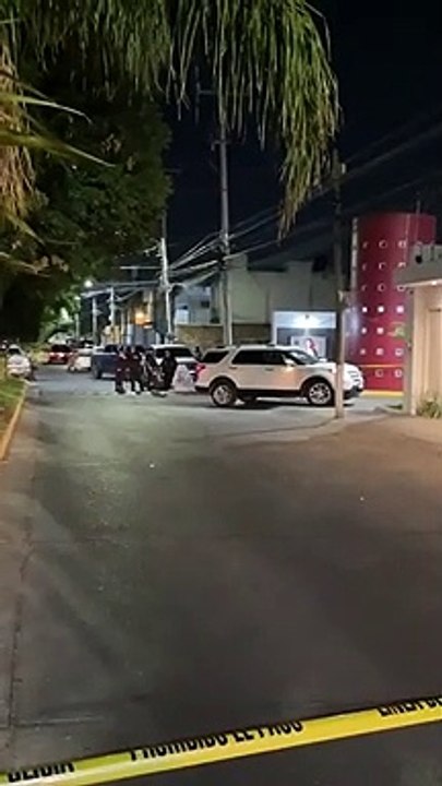 #EnVivo Acribillan a balazos a un agente de bienes raíces en la colonia Jardines del Nilo de Guadalajara