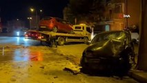 Bursa'da 2 Otomobil Kafa Kafaya Çarpıştı: 4 Yaralı
