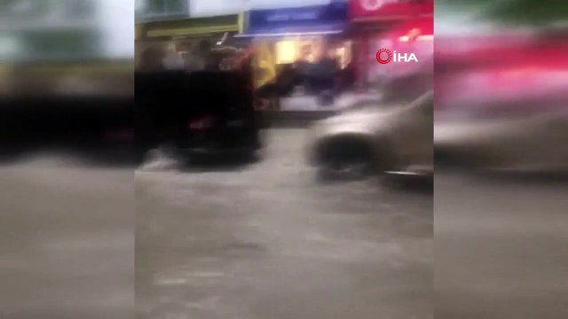 Ankara yağışa teslim! Mansur Yavaş tüm izinleri iptal etti, ekipler ihbarlara ulaşmaya çalışıyor