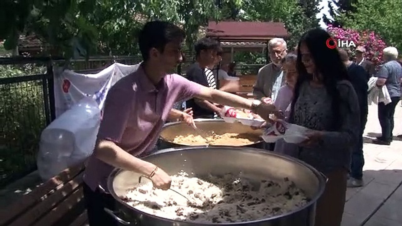 Necip Fazıl Kısakürek 40. yılında mezarı başında anıldı