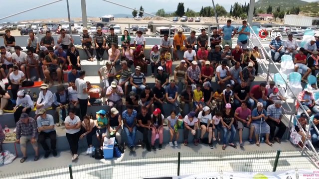 O anlar kameraya yansıdı! Hızını alamayan kızgın boğa sahibini ezip öldürüyordu