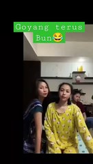 Goyang terus Bund... mantap #shorts