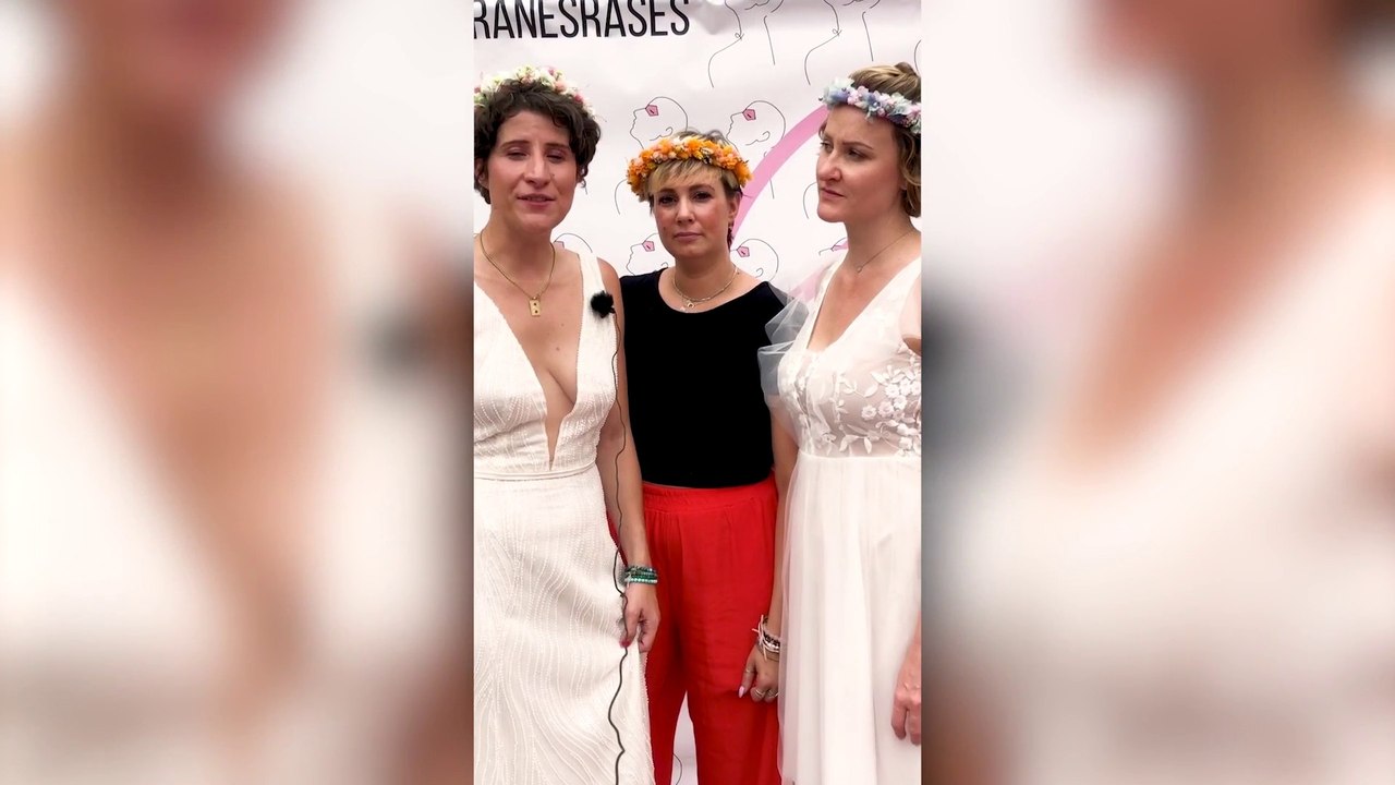 Les femmes du Gang des crânes rasés défilent contre le cancer du sein