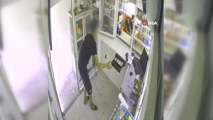 Büfeden güpegündüz hırsızlık kamerada