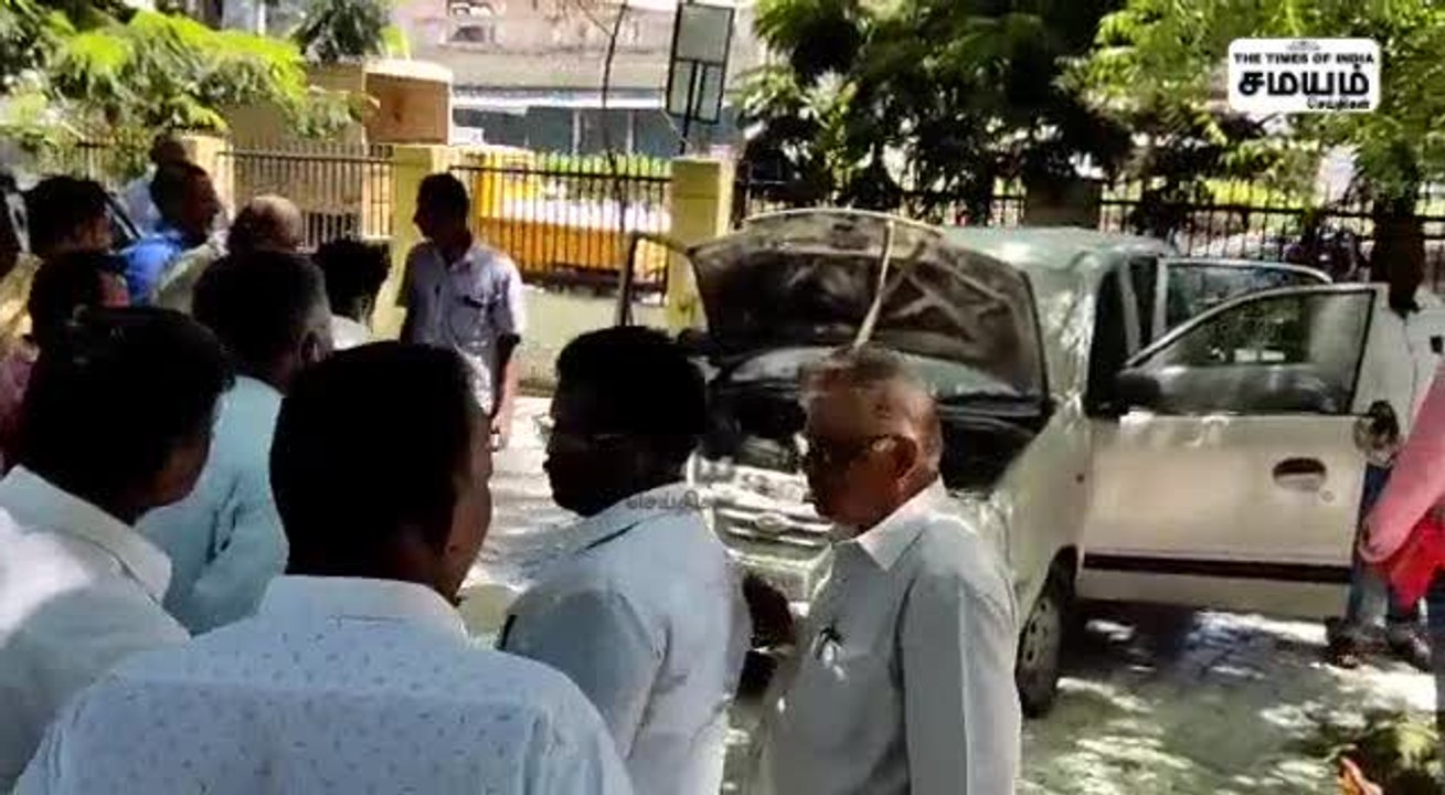 தீப்பற்றிய கார்; பரபரப்பான ஈரோடு கலெக்டர் ஆபிஸ்!