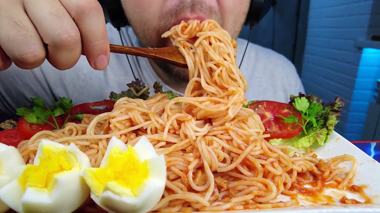 IT'S NOT A JOKE!!! SCARY ASMR EATING  MY TOWN IS DESTROYED RUSSIANS WHILE I EAT