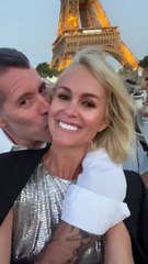 Laeticia Hallyday et Jalil Lespert devant la Tour Eiffel, à Paris. Instagram, juin 2022.