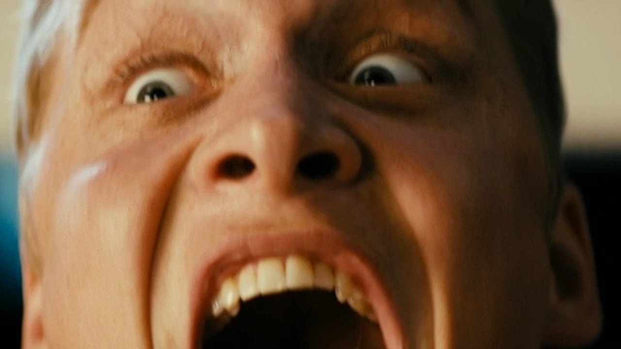 Vaterfreuden - Ein Frettchen beisst im ersten Trailer richtig zu