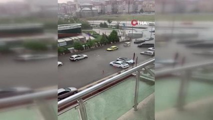Başkent'te sağanak sele dönüştü, yollar su altında kaldı