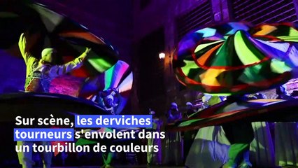 Au Caire, le tourbillon de couleurs des derviches tourneurs