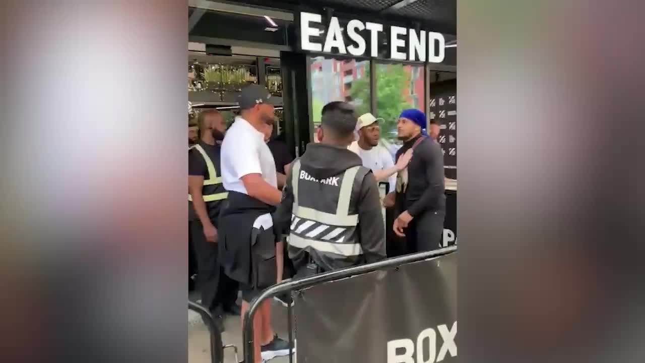 Un chico discute con un ex campeón de peso pesado y lo que sucede lleva 11M de visitas
