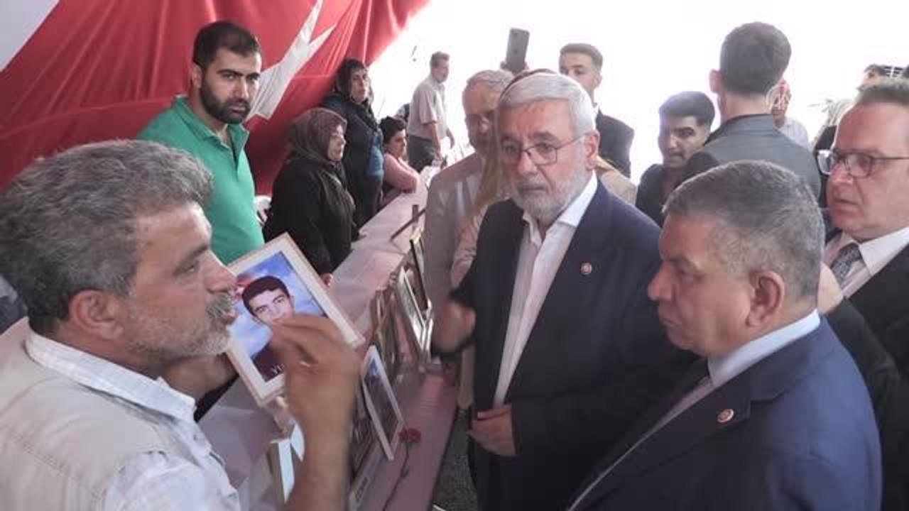 DİYARBAKIR - Demokrasi ve Birlik Derneği Genel Başkanı Metiner, Diyarbakır annelerini ziyaret etti