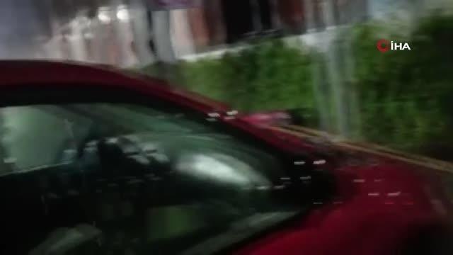 Meksika'yı sel vurdu: Araçlar sel sularında sürüklendi