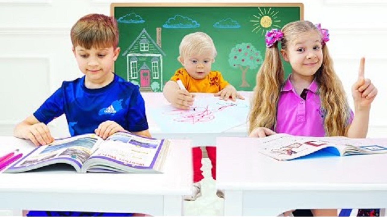 Roma and Diana at School - Video compilation about school, friendship and knowledge