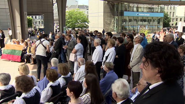 MEPs condemn 'deportations' of Ukrainians on same day as memorial of Soviet victims
