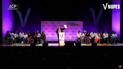 Jean-Luc Mélenchon à Toulouse, à propos de la retraite à 65 ans : "Une honte d'avoir une idée pareille"