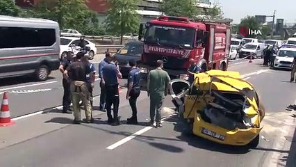 Kazada hurdaya dönen bu taksiden 3 kişi sağ çıktı