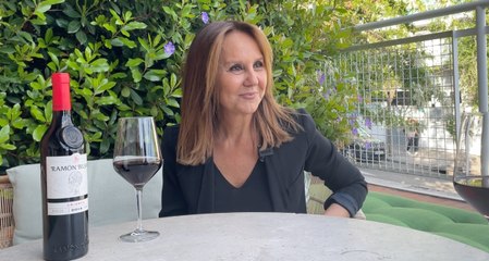 La 'best-seller' María Dueñas nos cuenta su pasión por el vino