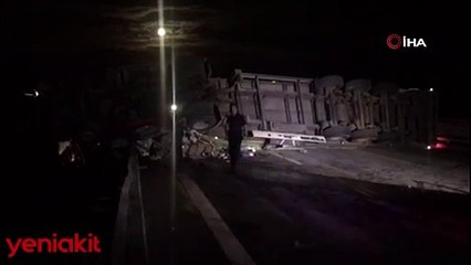 Ankara’da tır devrildi! Yol çift yönlü trafiğe kapatıldı