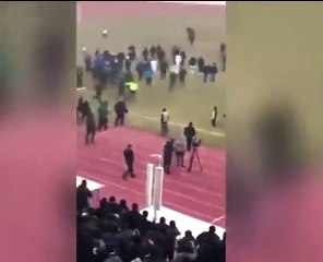 Kırmızı kart gösteren hakem, dövülerek öldürüldü