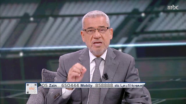 شاب فقد ذراعه وقدمه لكنه قرر ممارسة كرة القدم بعزيمة غير عادية.. قصة كفاح لا تتكرر كثيرا عبر صدى الملاعب