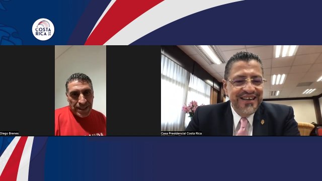 Presidente Chaves y DT Luis Fernando Suárez Llamada posterior Gane de la Sele-_2