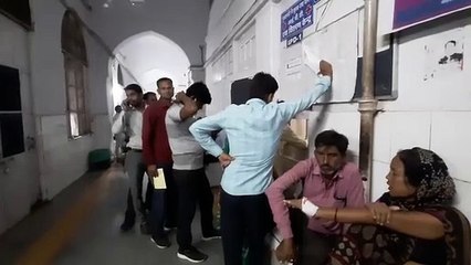 Queue at medicine counter, patient's medicine not reaching the bed