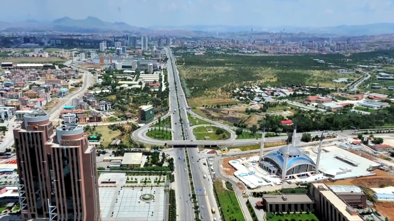 Bunların AK Parti'ye rakip olması bile onlar için gurur... Hizmet yoksunu CHP'li belediye yine güldürdü