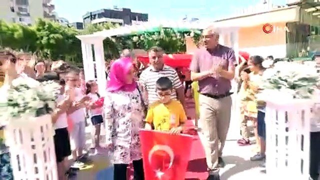 Polis eskortuyla evden alındı, okulunda şampiyon gibi karşılandı