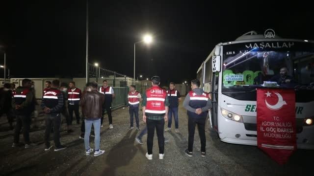 103 Afgan düzensiz göçmen daha ülkelerine gönderildi