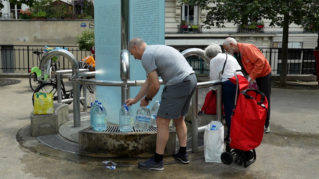 «Je remplis 40 litres de bouteilles toutes les semaines» : la fontaine de la Butte-aux-Cailles, très prisée des Parisiens