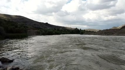 Jandarmanın "Hızırbey"leri selin vurduğu her noktada afetzedelerin imdadına yetişiyor (2)