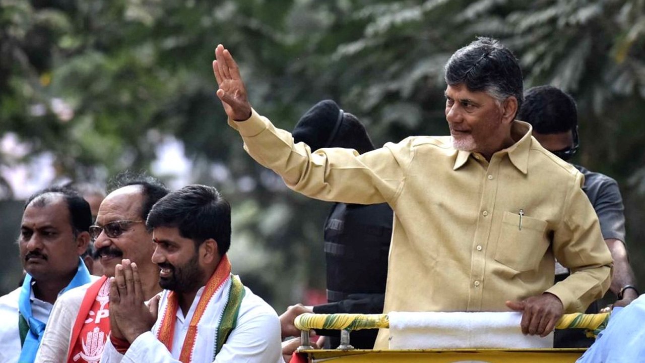 సమరశంఖం కొత్త నినాదంతో ప్రజల్లోకి *Political Chandrababu Started Districts Tour | Telugu Oneindia