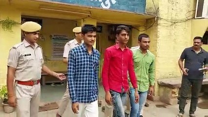 तेज बाइक चला युवतियों से छेड़छाड़ करने वाले तीन मजनूं गिरफ्तार....देखें वीडियो